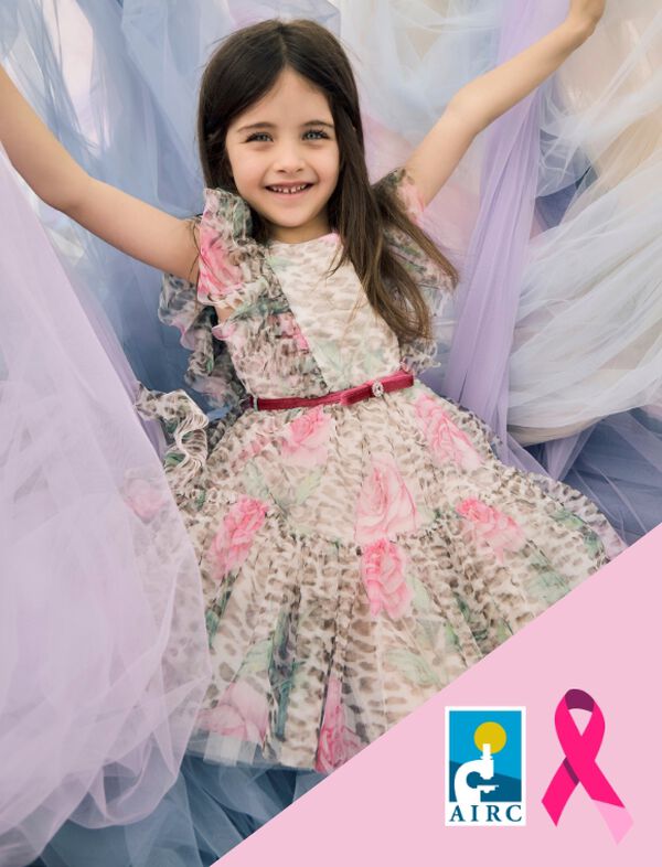 From October 16th to 19th, in support of the Pink Ribbon campaign, Monnalisa proudly stands beside AIRC Foundation with the initiative 'La Bellezza che Conta'— a tribute to beauty, care, and hope in the fight against breast cancer. During these special days, 10% of the net proceeds from sales of the Fall/Winter 2025 collection, made in our boutiques in Milan, Rome, Florence, or on monnalisa.com, will be donated to support cancer research.