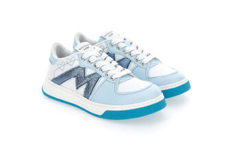 Low-top sneakers with eco-materials