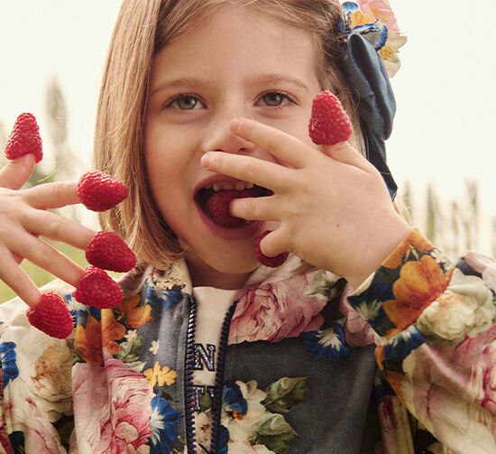 The new Fall-Winter collection: flowers and fun