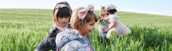 ЦВЕТЫ И ЛИСТЬЯ 