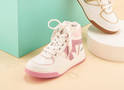 High-top sneakers with eco-materials