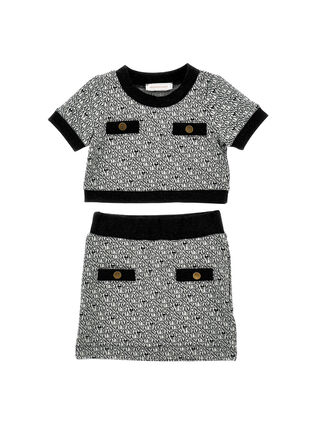 Complete shirt and skirt