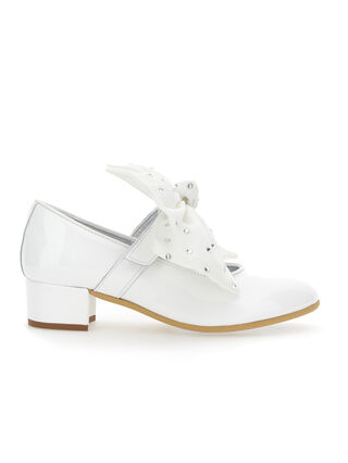 Patent leather shoes with heel