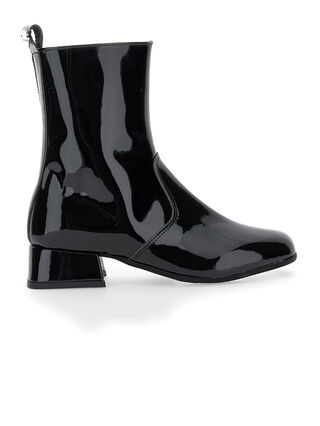 Patent leather ankle boots with heel
