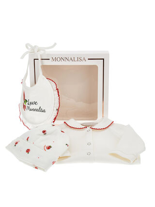 Three-piece set with rose