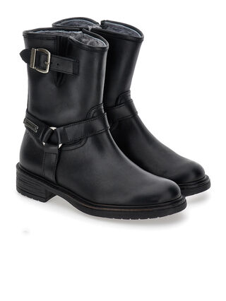 Leather boots with buckles