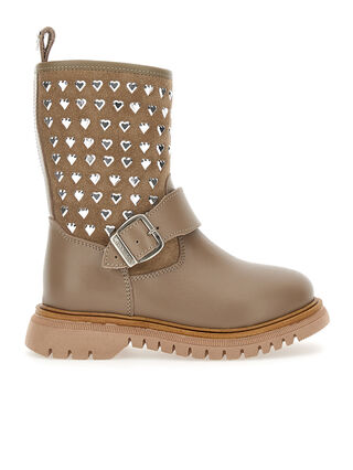 Leather boots with studs and sheepskin