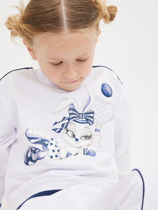 Closed sweatshirt with bunny print