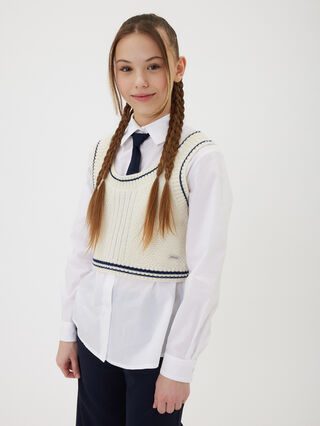 Two-tone knitted vest