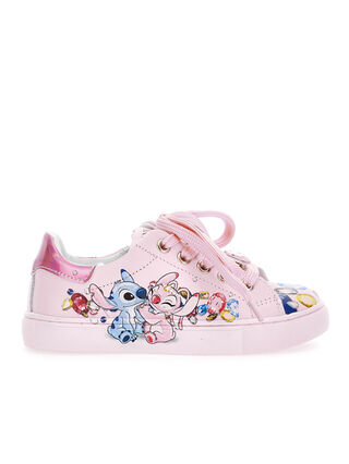 Кроссовки со стежками