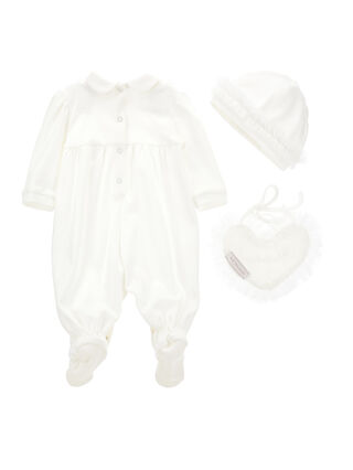 Conjunto de tres piezas con volantes