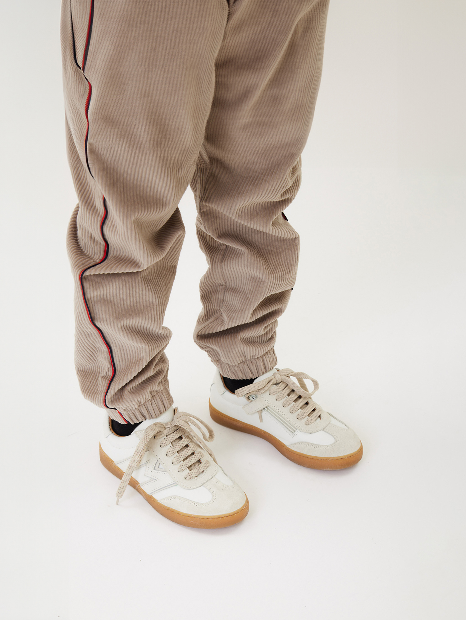 Monnalisa Two-tone Velvet Trousers In Dove Grey