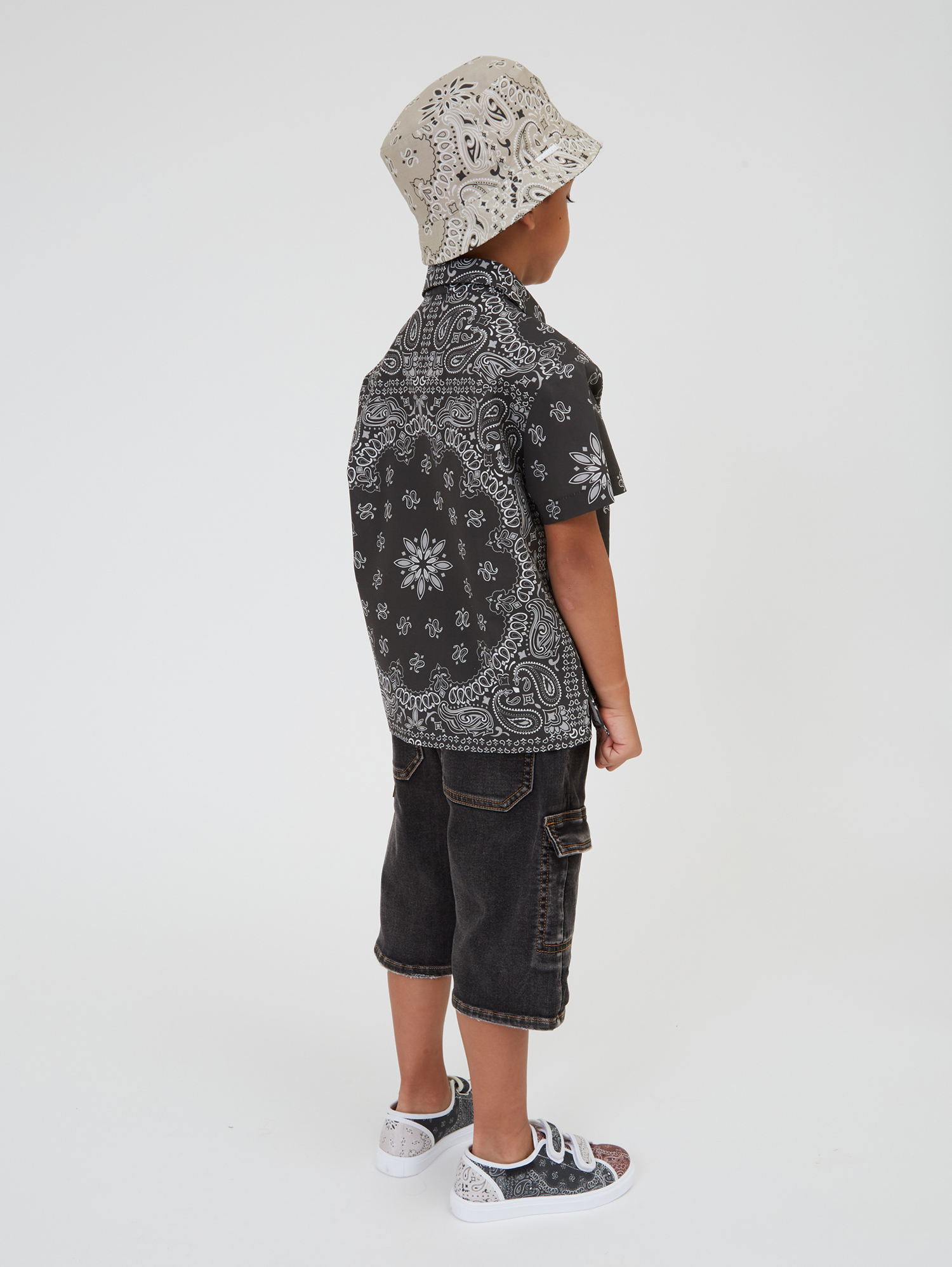 Monnalisa Logo-appliqué Denim Cargo Shorts In Black
